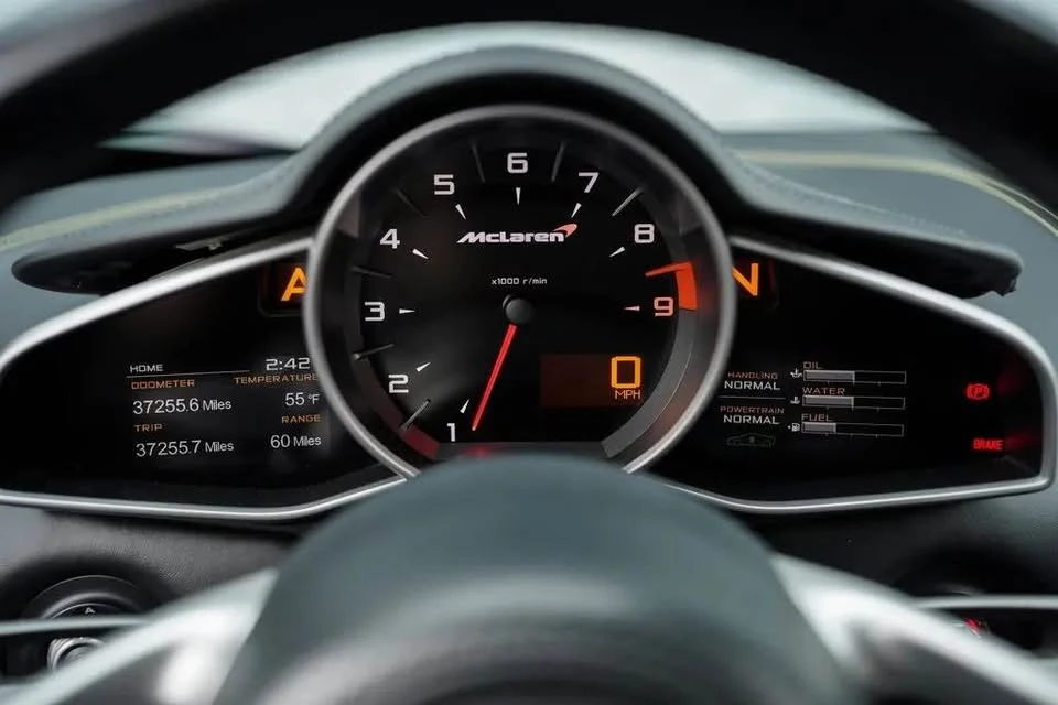 2013 McLaren MP4-12C - Image 12 of 18