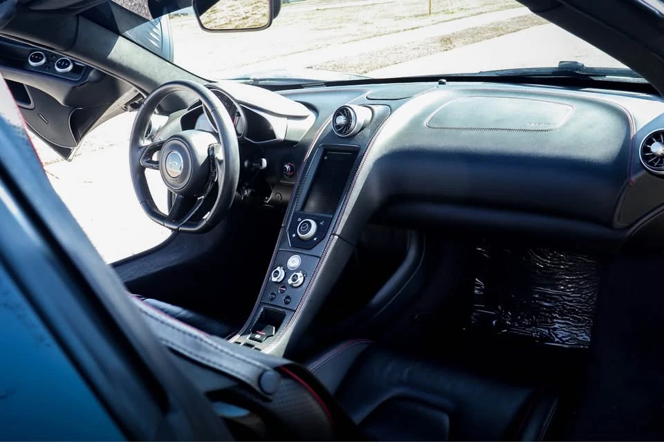 2013 McLaren MP4-12C Spider - Image 8 of 20