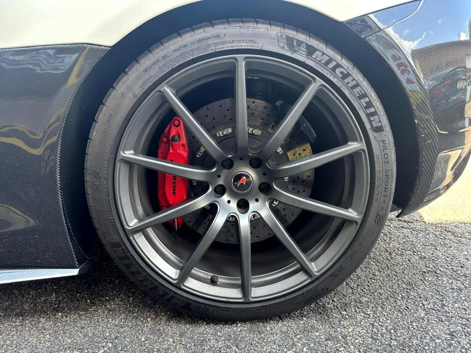 2013 McLaren MP4-12C - Image 14 of 20