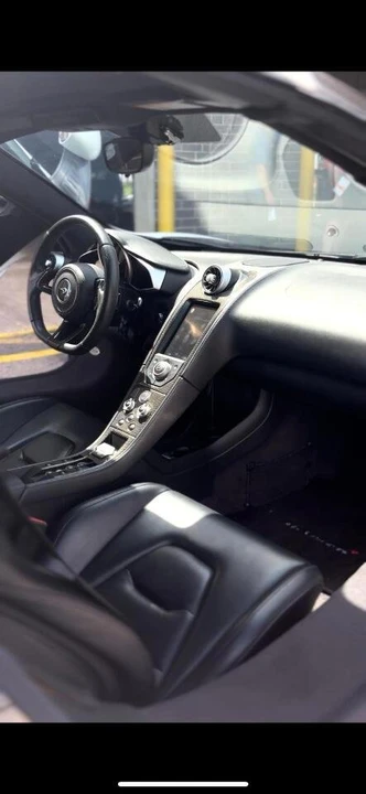 2013 McLaren MP4-12C - Image 10 of 20
