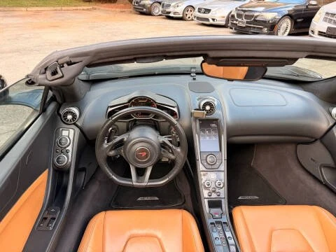 2013 McLaren MP4-12C - Image 7 of 19