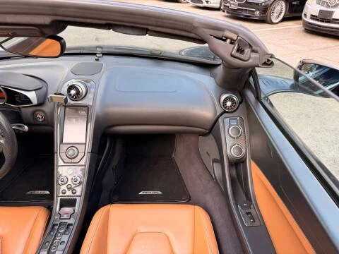 2013 McLaren MP4-12C - Image 5 of 19