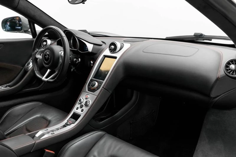 2013 McLaren MP4-12C - Image 18 of 20