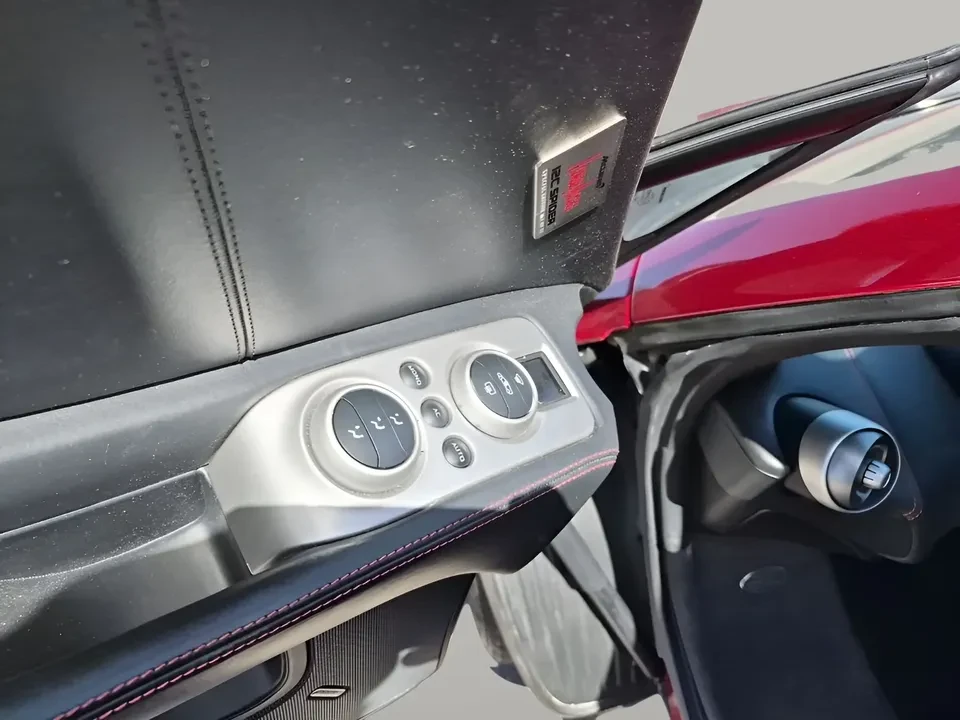 2013 McLaren MP4-12C - Image 9 of 20