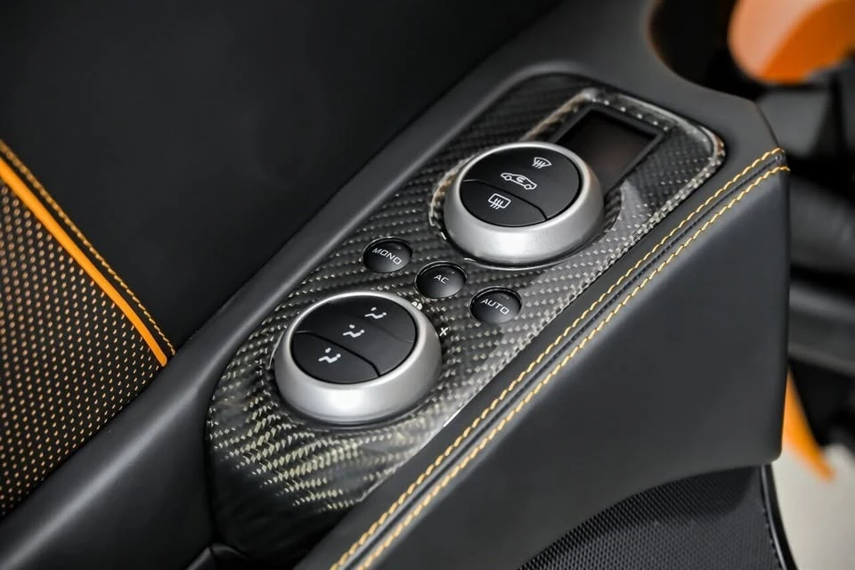 2013 McLaren MP4-12C - Image 18 of 20