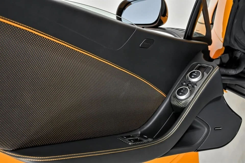 2013 McLaren MP4-12C - Image 17 of 20