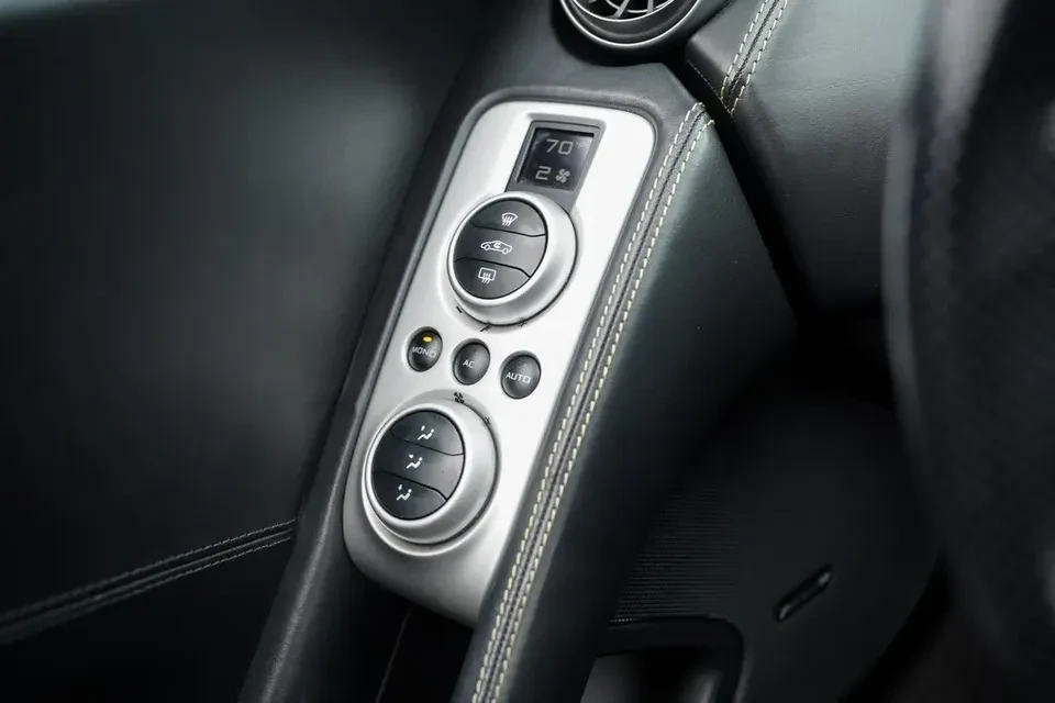 2013 McLaren MP4-12C Spider - Image 19 of 20