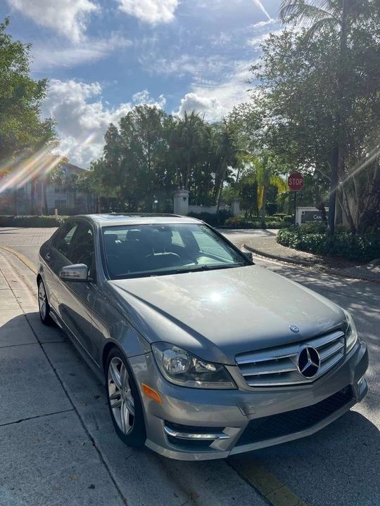 2013 Mercedes-Benz W204 C-Class - Image 2 of 9