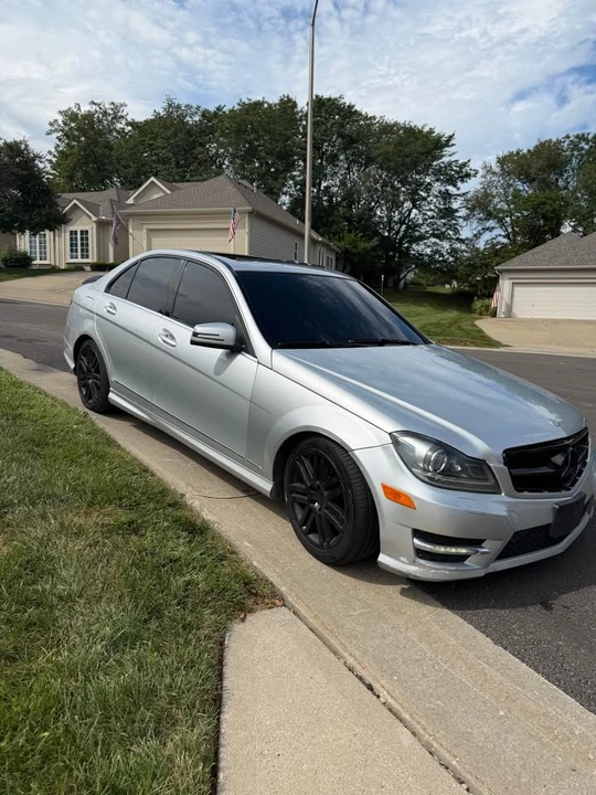 2013 Mercedes-Benz W212 E-Class - Image 2 of 9