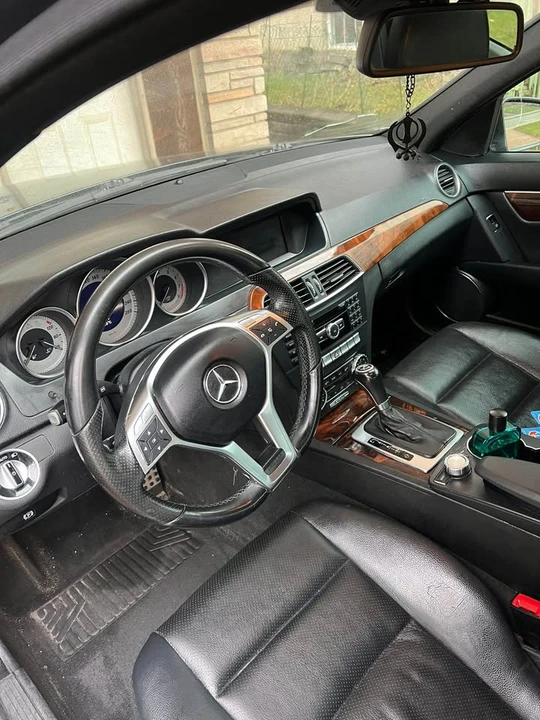 2013 Mercedes-Benz E-Class - Image 3 of 7