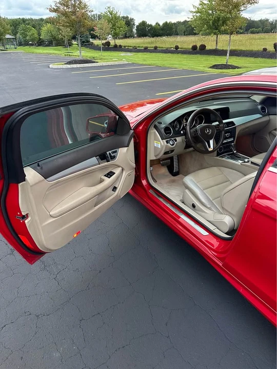 2013 Mercedes-Benz W204 C-Class - Image 9 of 16