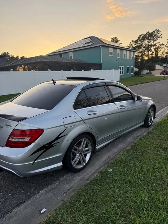2013 Mercedes-Benz W204 C-Class - Image 16 of 20