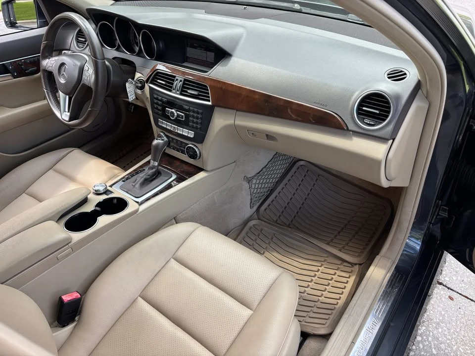 2013 Mercedes-Benz W204 C-Class - Image 16 of 17