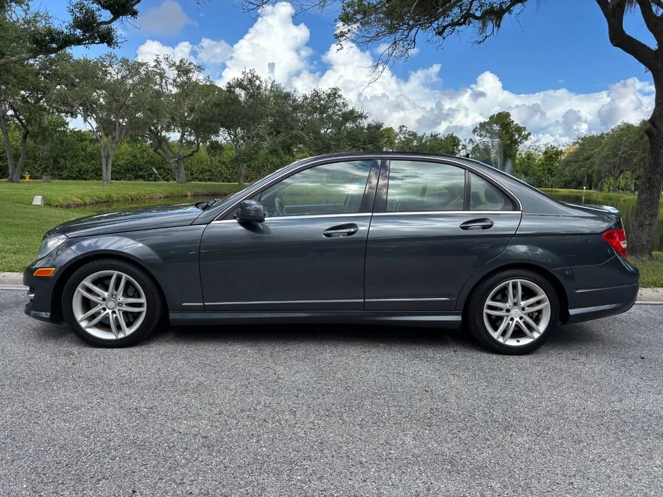 2013 Mercedes-Benz W204 C-Class - Image 2 of 17