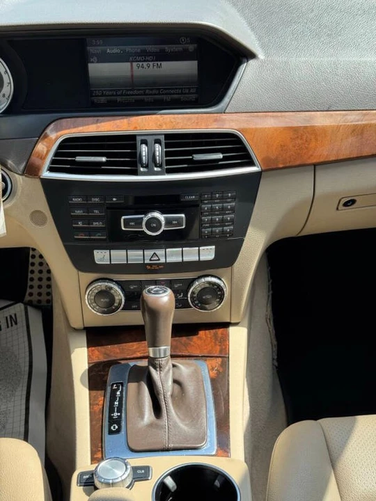 2013 Mercedes-Benz W204 C-Class - Image 15 of 20