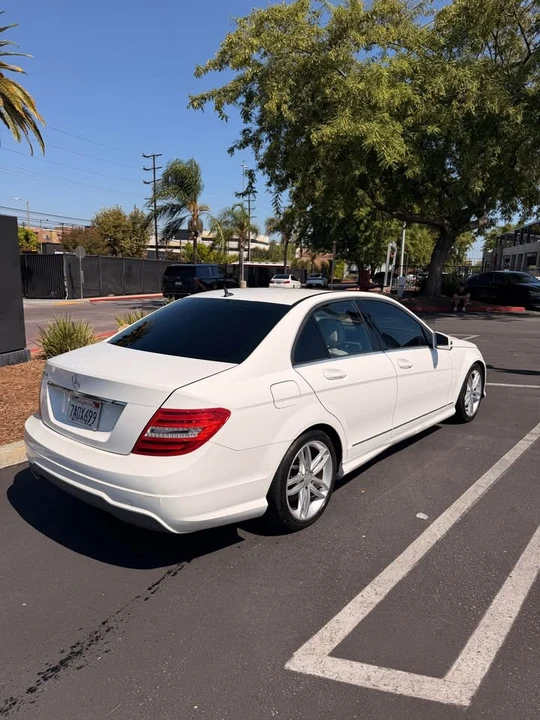 2013 Mercedes-Benz W204 C-Class - Image 4 of 15