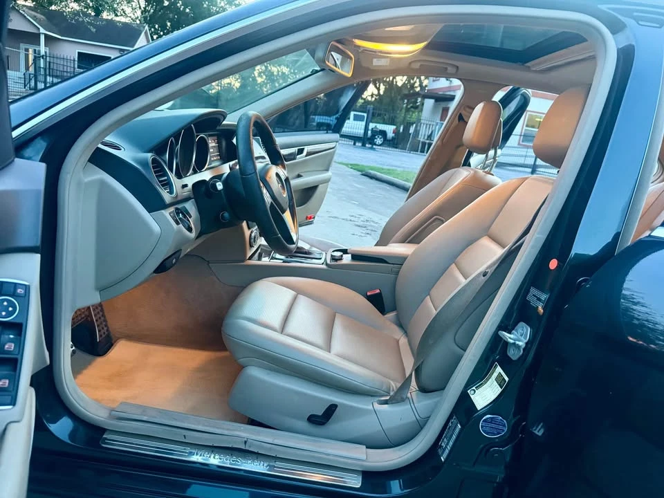 2013 Mercedes-Benz W204 C-Class - Image 12 of 16