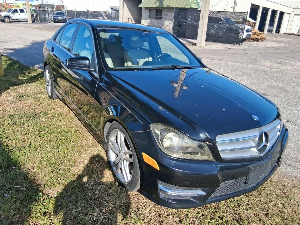 2013 Mercedes-Benz W204 C-Class - Image 3 of 12