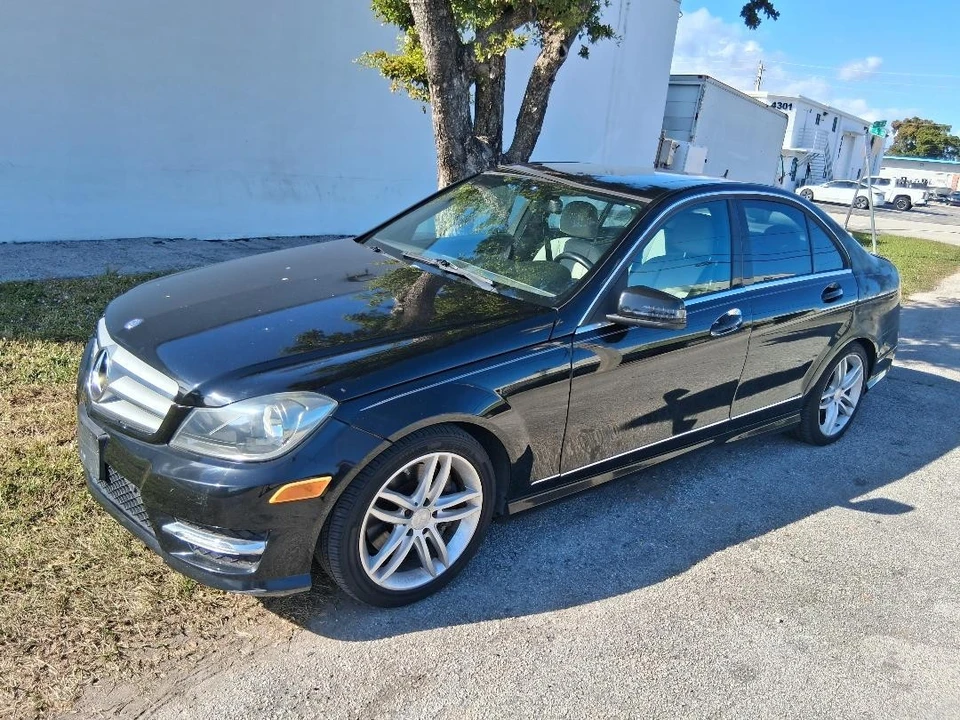 2013 Mercedes-Benz W204 C-Class - Image 2 of 12