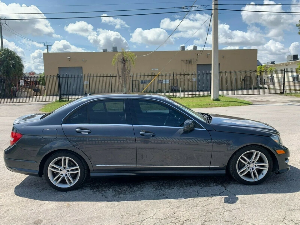 2013 Mercedes-Benz W204 C-Class - Image 2 of 10