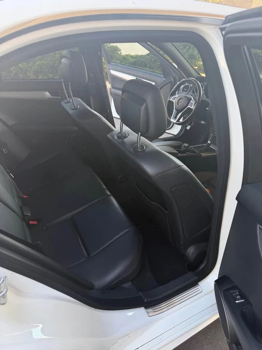 2013 Mercedes-Benz W204 C-Class - Image 14 of 17