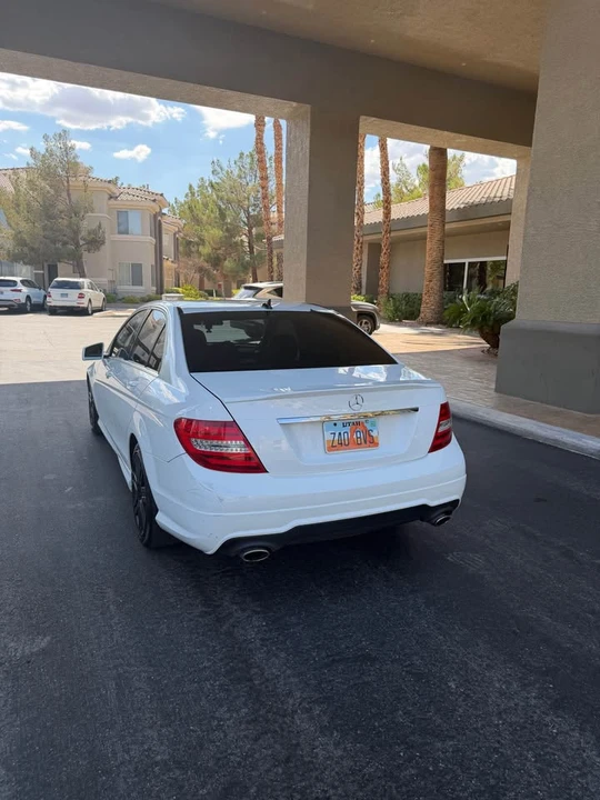 2013 Mercedes-Benz W204 C-Class - Image 6 of 17
