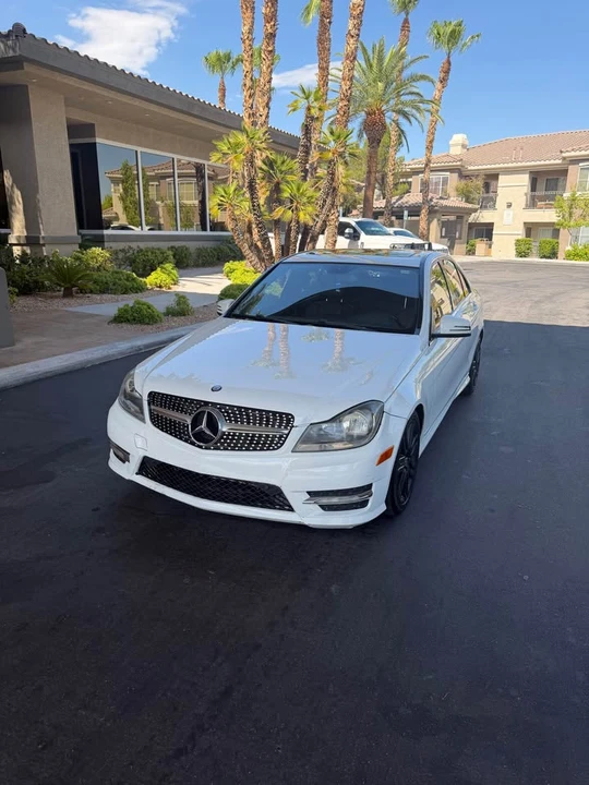 2013 Mercedes-Benz W204 C-Class - Image 3 of 17