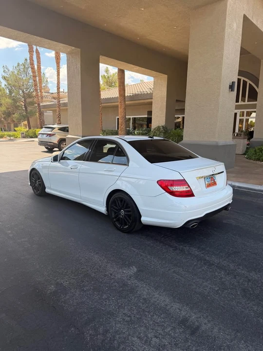 2013 Mercedes-Benz W204 C-Class - Image 7 of 17