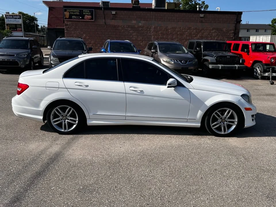 2013 Mercedes-Benz W204 C-Class - Image 9 of 20