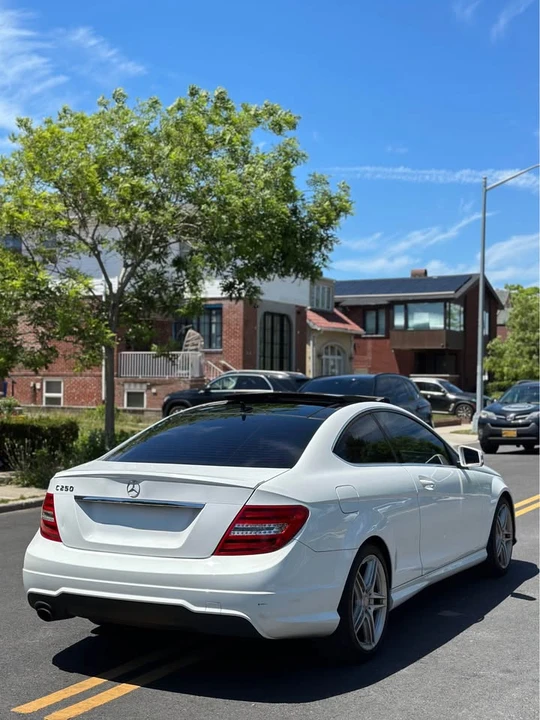 2013 Mercedes-Benz W204 C-Class - Image 11 of 21