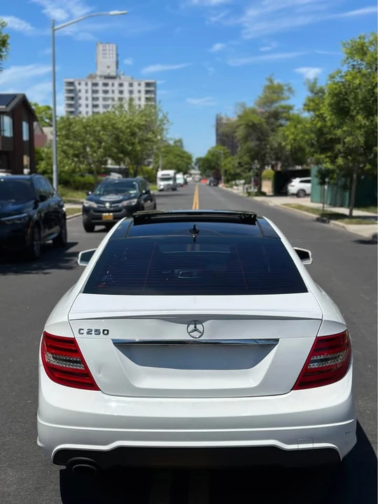 2013 Mercedes-Benz W204 C-Class - Image 12 of 21