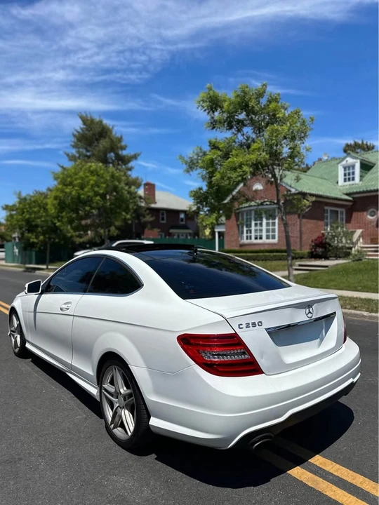 2013 Mercedes-Benz W204 C-Class - Image 15 of 21