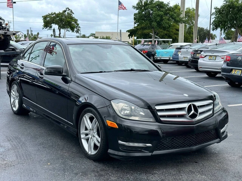 2013 Mercedes-Benz W204 C-Class - Image 9 of 12