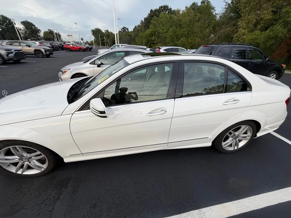 2013 Mercedes-Benz W204 C-Class - Image 2 of 8