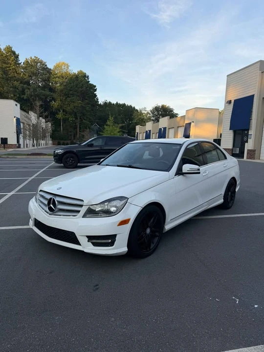 2013 Mercedes-Benz W204 C-Class - Image 2 of 16