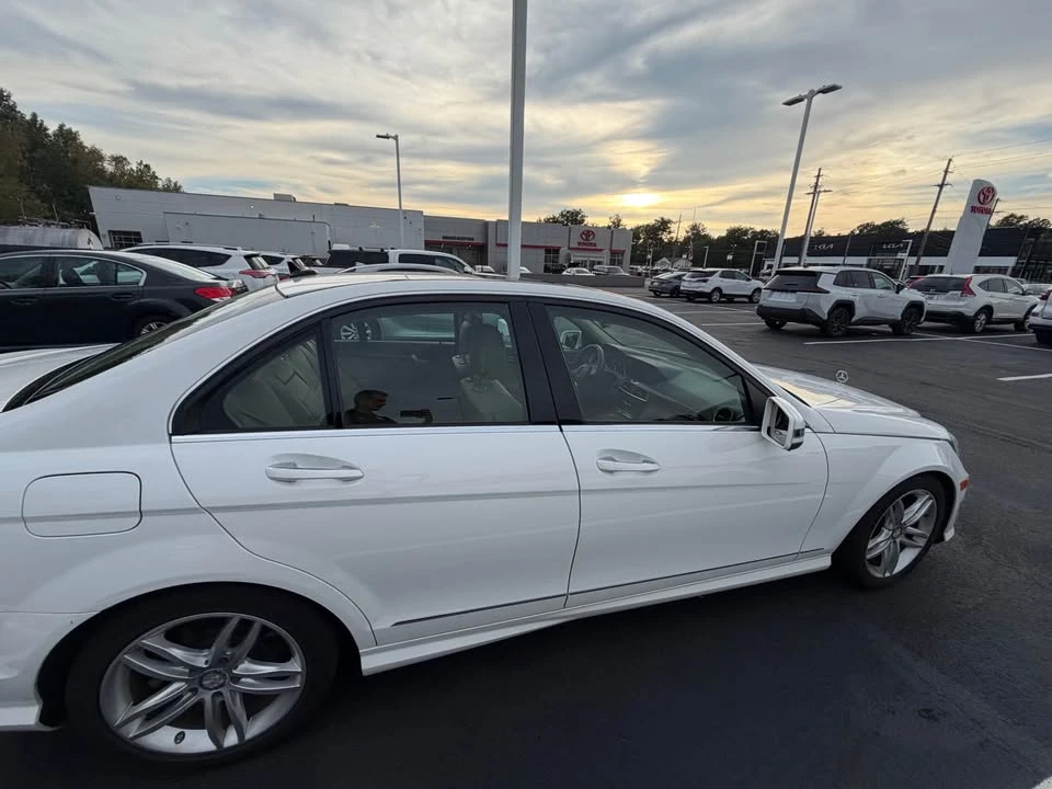 2013 Mercedes-Benz W204 C-Class - Image 4 of 8