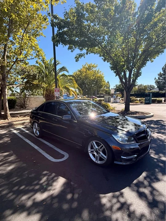 2013 Mercedes-Benz W204 C-Class - Image 2 of 9