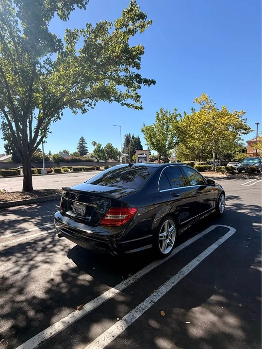 2013 Mercedes-Benz W204 C-Class - Image 4 of 9
