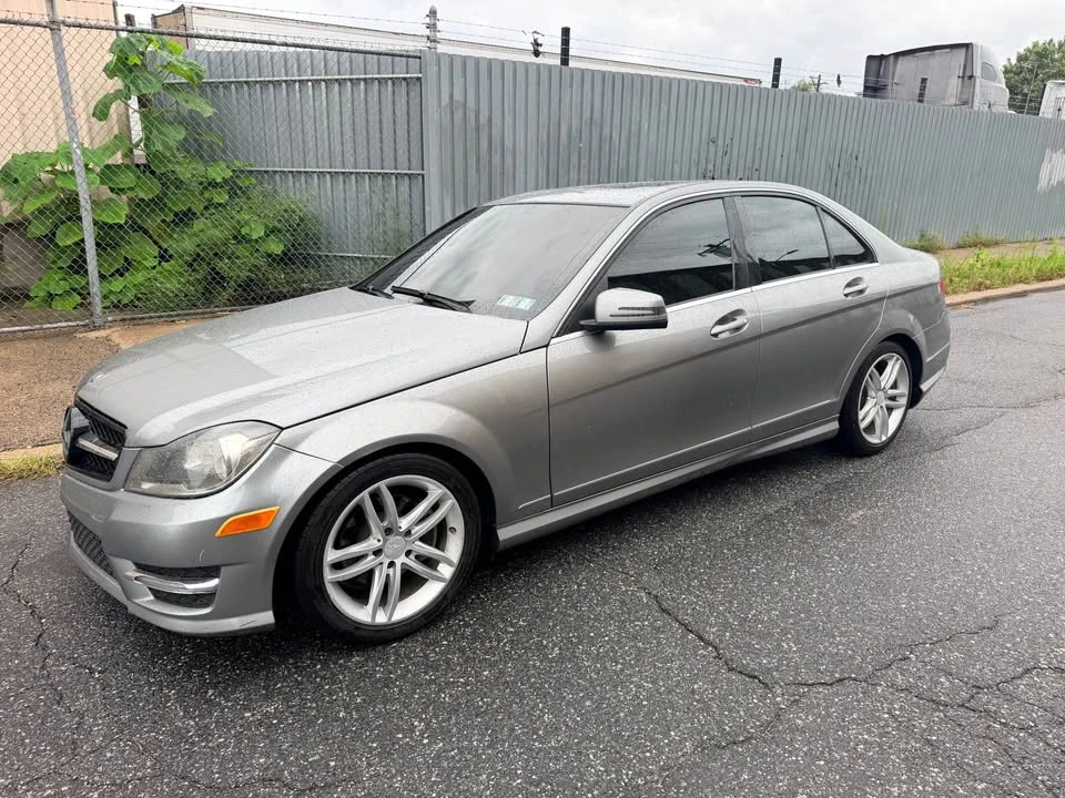 2013 Mercedes-Benz W204 C-Class - Image 2 of 10