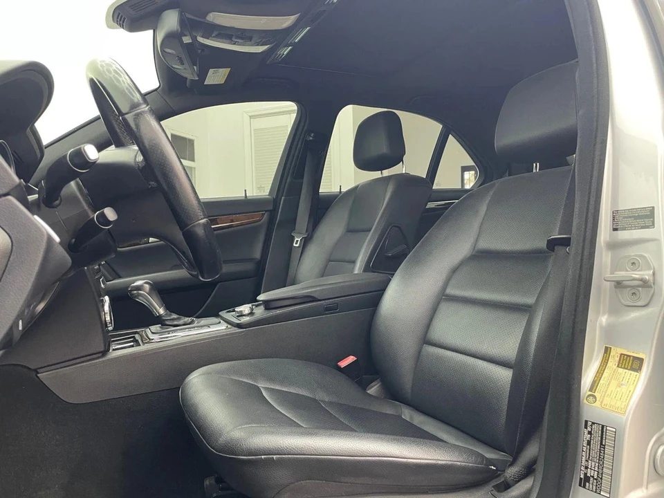 2013 Mercedes-Benz W204 C-Class - Image 12 of 21