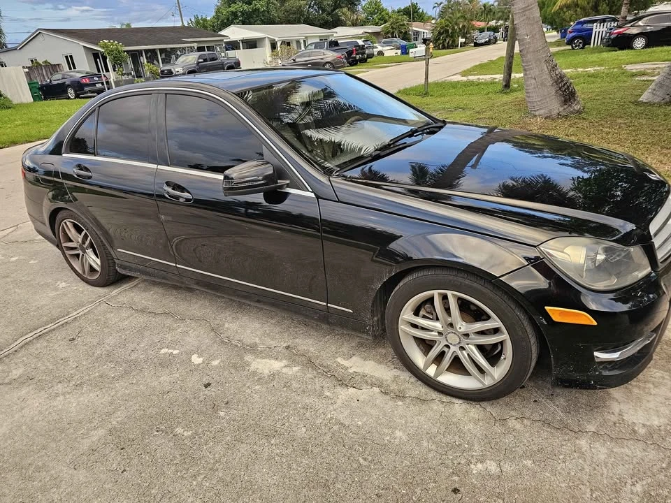 2013 Mercedes-Benz W204 C-Class - Image 9 of 10