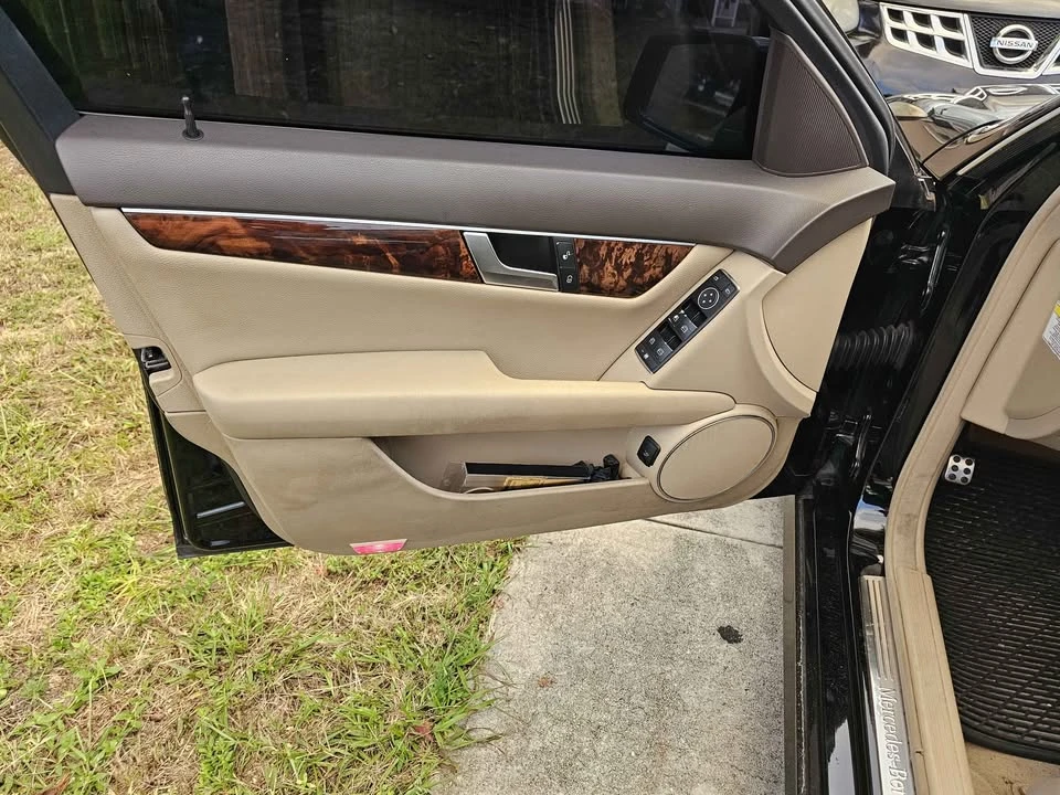 2013 Mercedes-Benz W204 C-Class - Image 3 of 10
