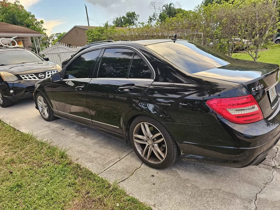 2013 Mercedes-Benz W204 C-Class - Image 7 of 10