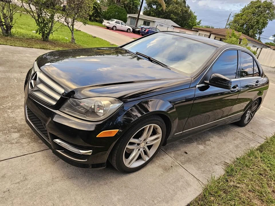 2013 Mercedes-Benz W204 C-Class - Image 2 of 10
