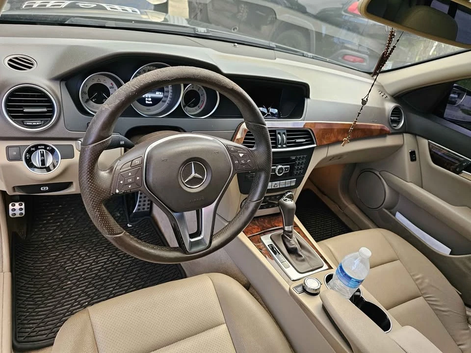 2013 Mercedes-Benz W204 C-Class - Image 6 of 10