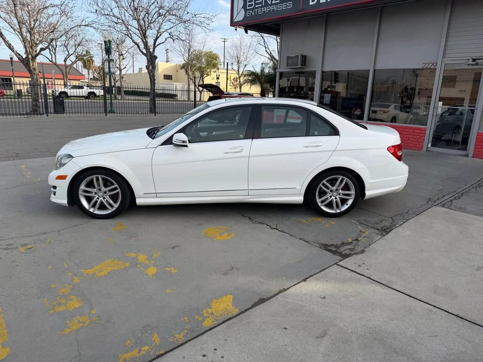 2013 Mercedes-Benz W204 C-Class - Image 2 of 15