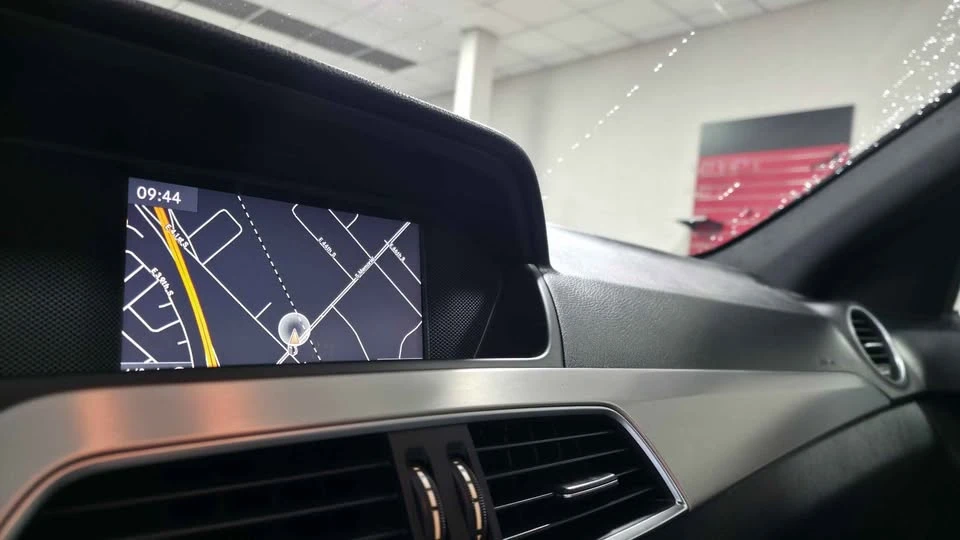 2013 Mercedes-Benz W204 C-Class - Image 10 of 19