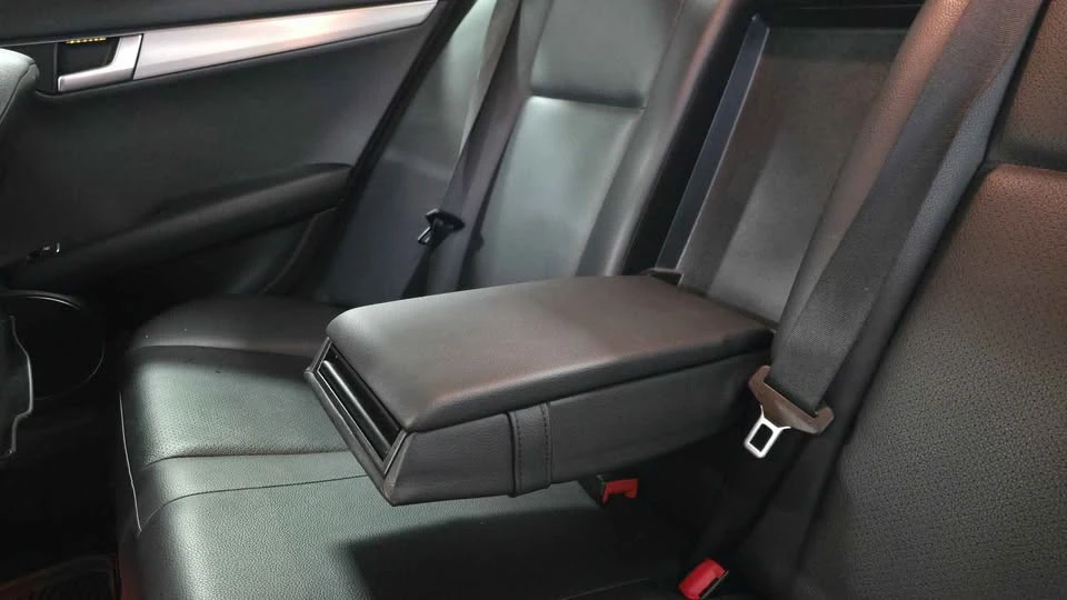 2013 Mercedes-Benz W204 C-Class - Image 15 of 19