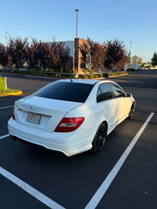 2013 Mercedes-Benz W204 C-Class - Image 10 of 10