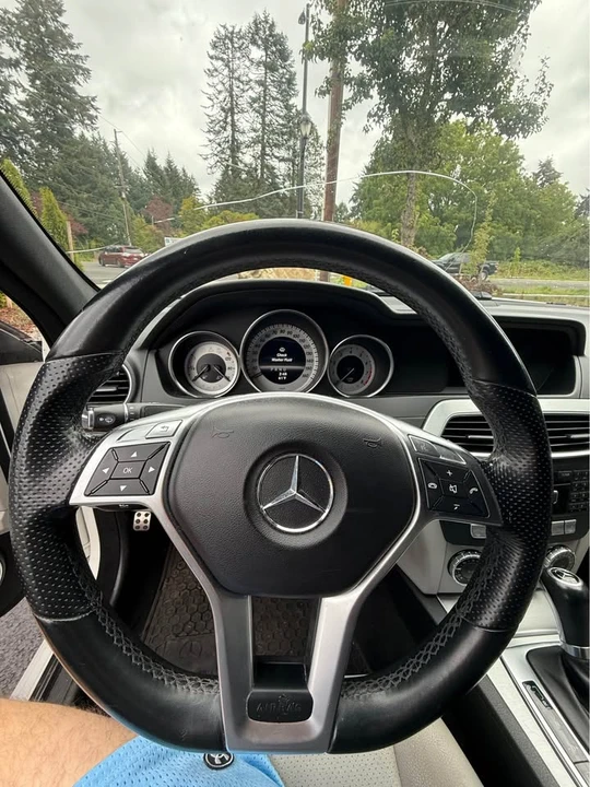 2013 Mercedes-Benz W204 C-Class - Image 17 of 19